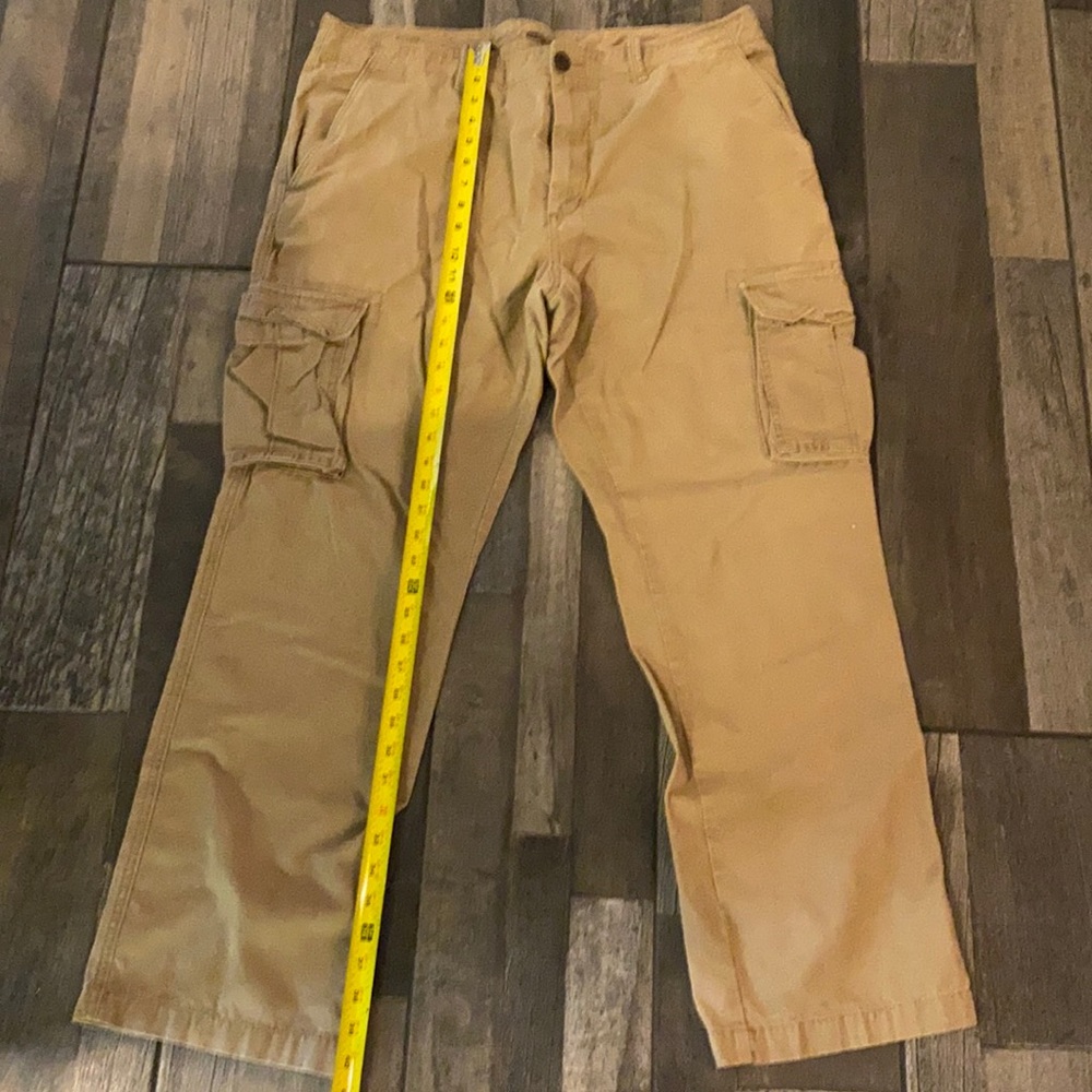 Old Navy cargo khakis 38x32